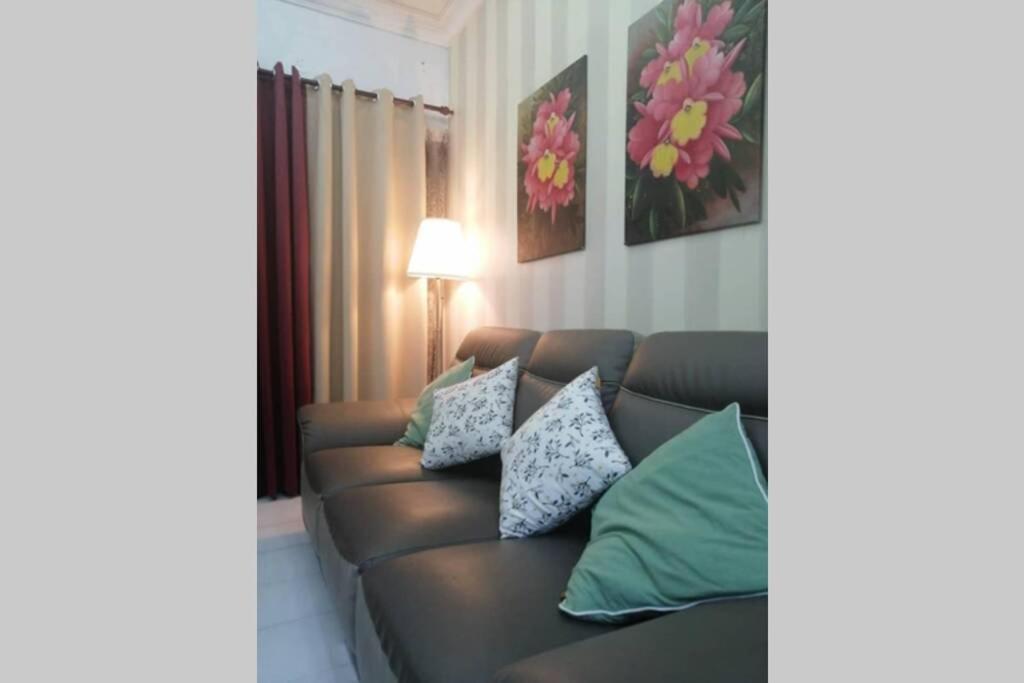 Orked Aeridina Homestay Puchong Extérieur photo